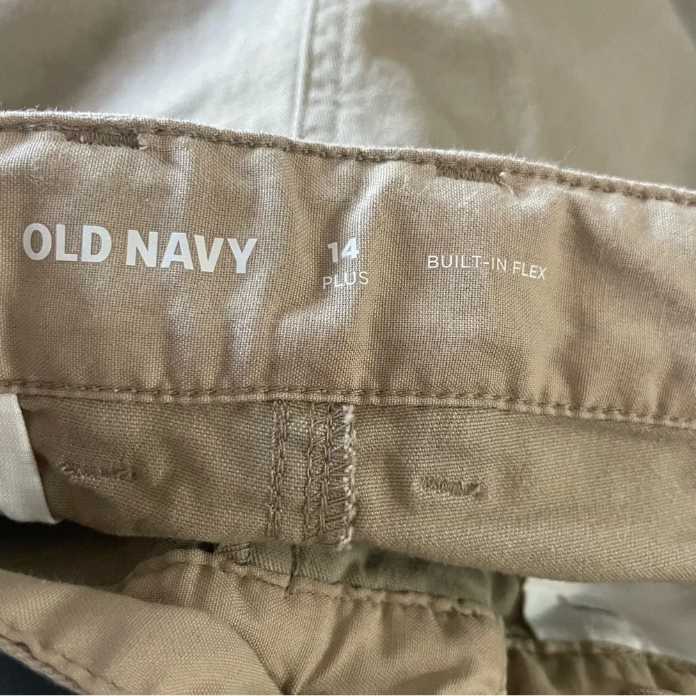 NWT Old Navy Khaki Shorts - Husky
